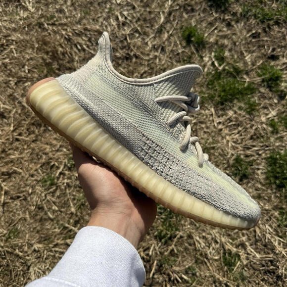 Size 9.5 - adidas Yeezy Boost 350 V2 Citrin FW3042